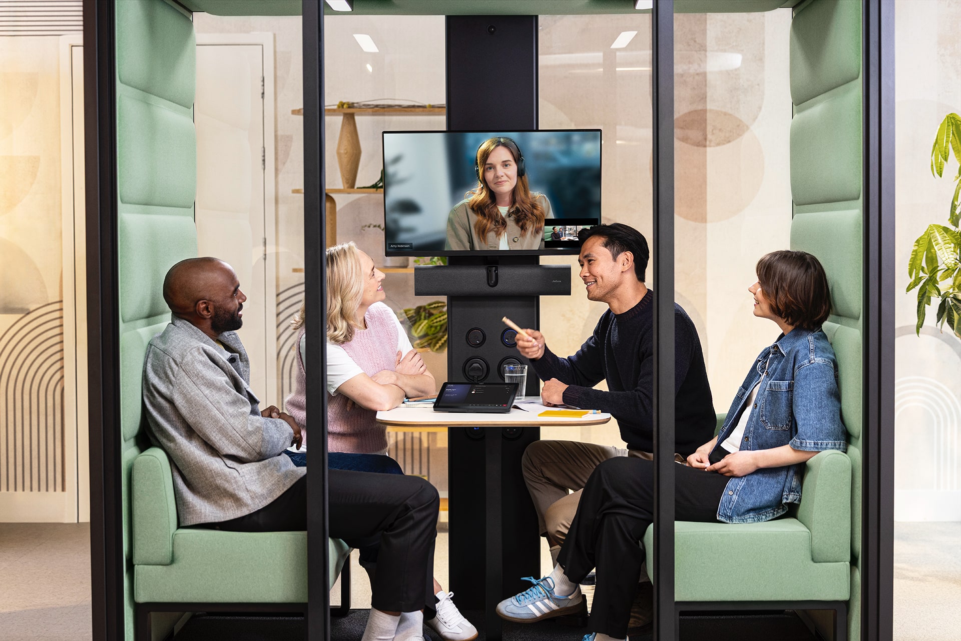 Jabra PanaCast 40 VBS might be the perfect video bar for your small office