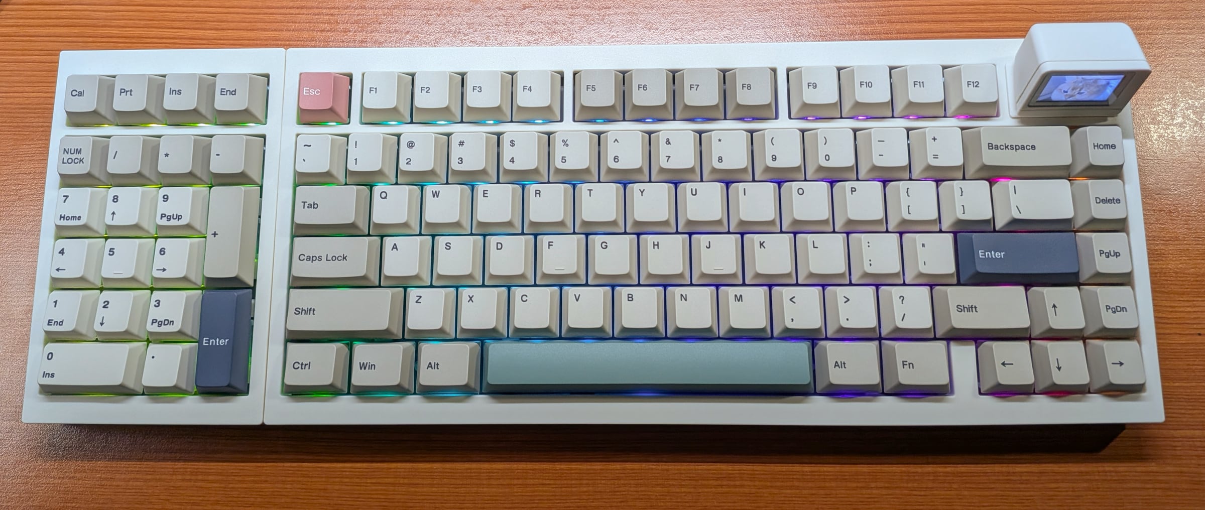 Epomaker RT98 Review: Modular Shapeshifting Mechanical Keyboard