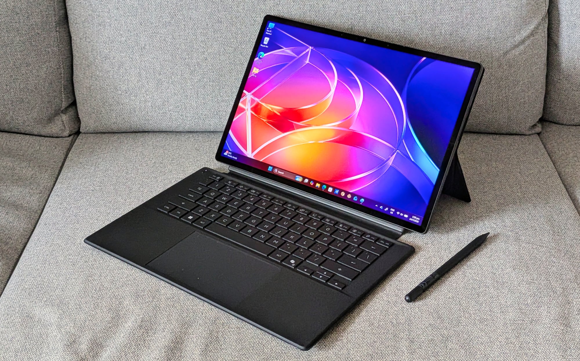 ASUS ProArt PZ14 Review: Bright AI-Heavy Canvas for Creators on the Go